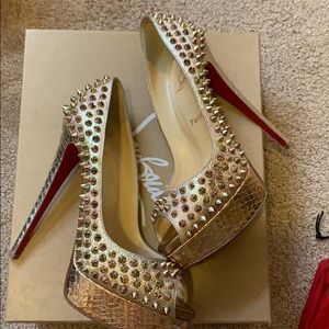 Christian Louboutin lady peep spikes 39